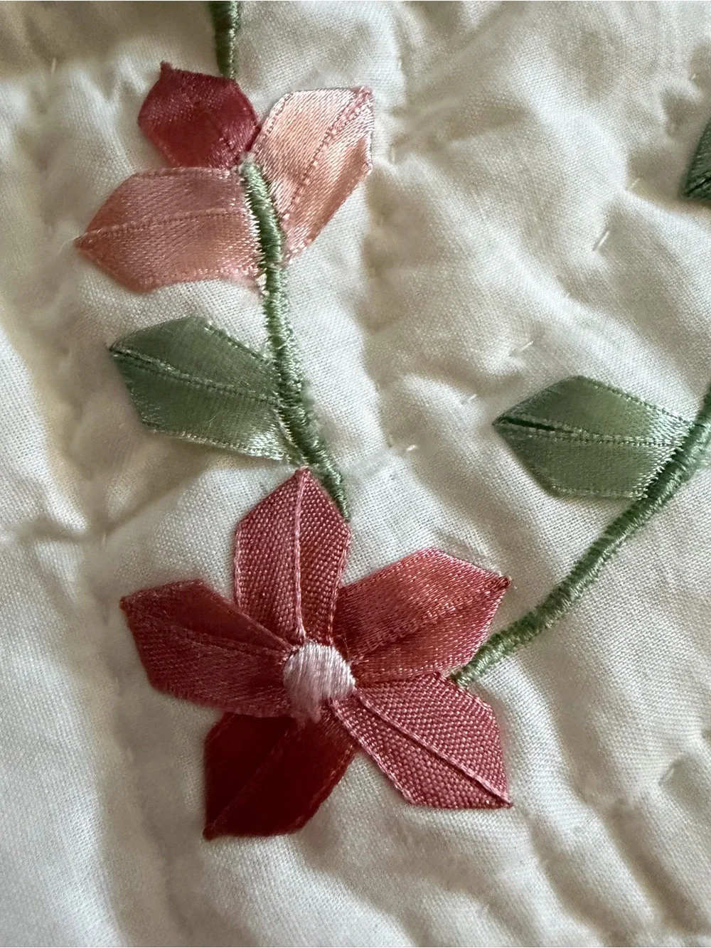 New American Traditions Cream Quilted Abigail Ribbon Pillow Sham 20x26” Country